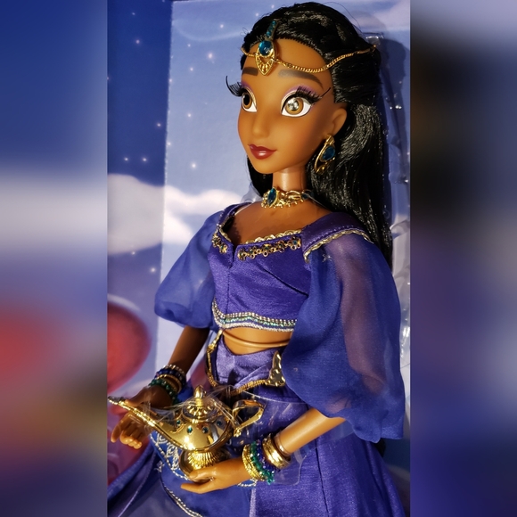 2022 D23 Exclusive 30th Anniversary Aladdin 17" Jasmine Doll with lamp - Picture 7 of 11